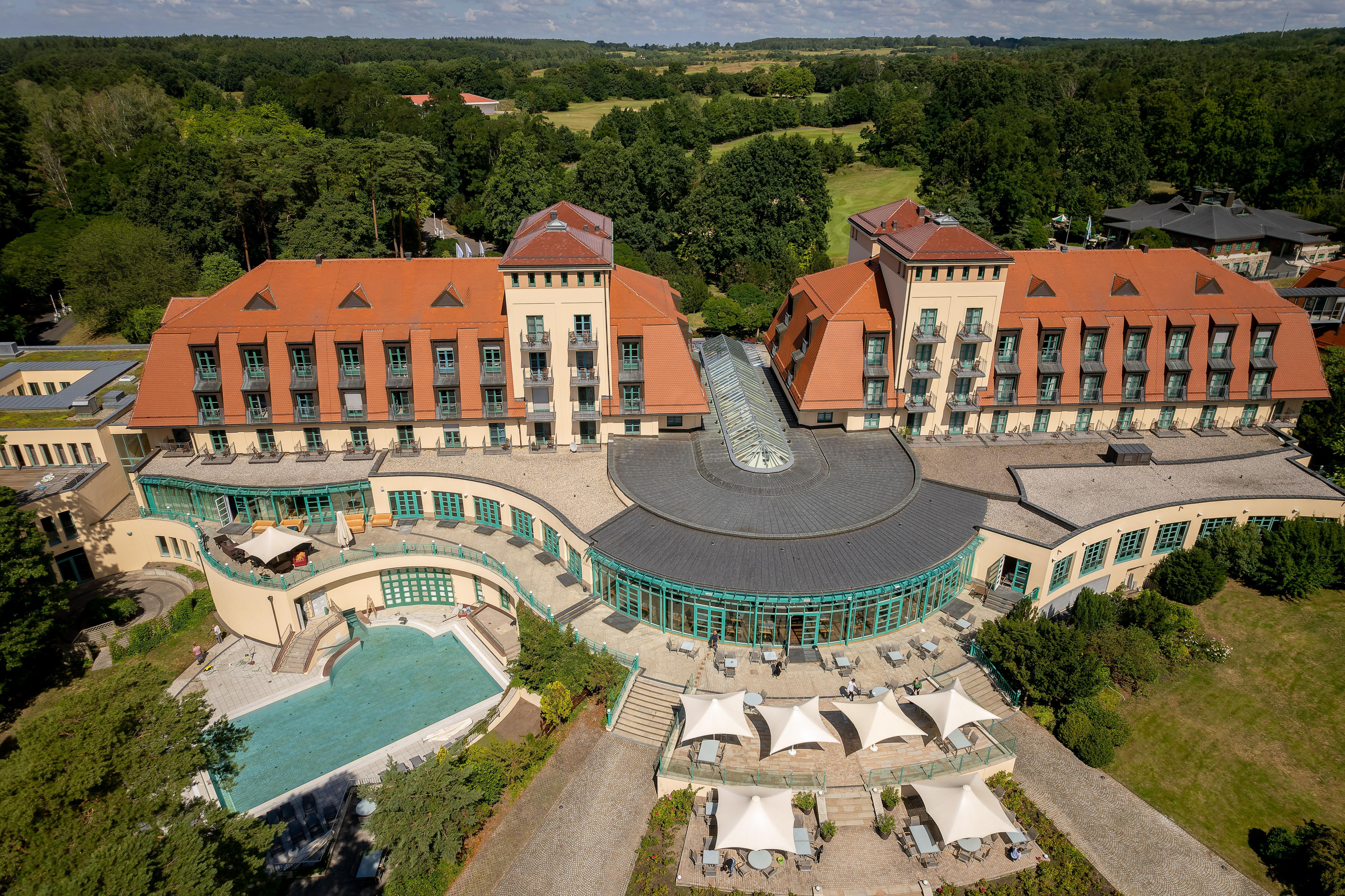 Precise Resort 바트 자로 외부 사진 Aerial view of the hotel