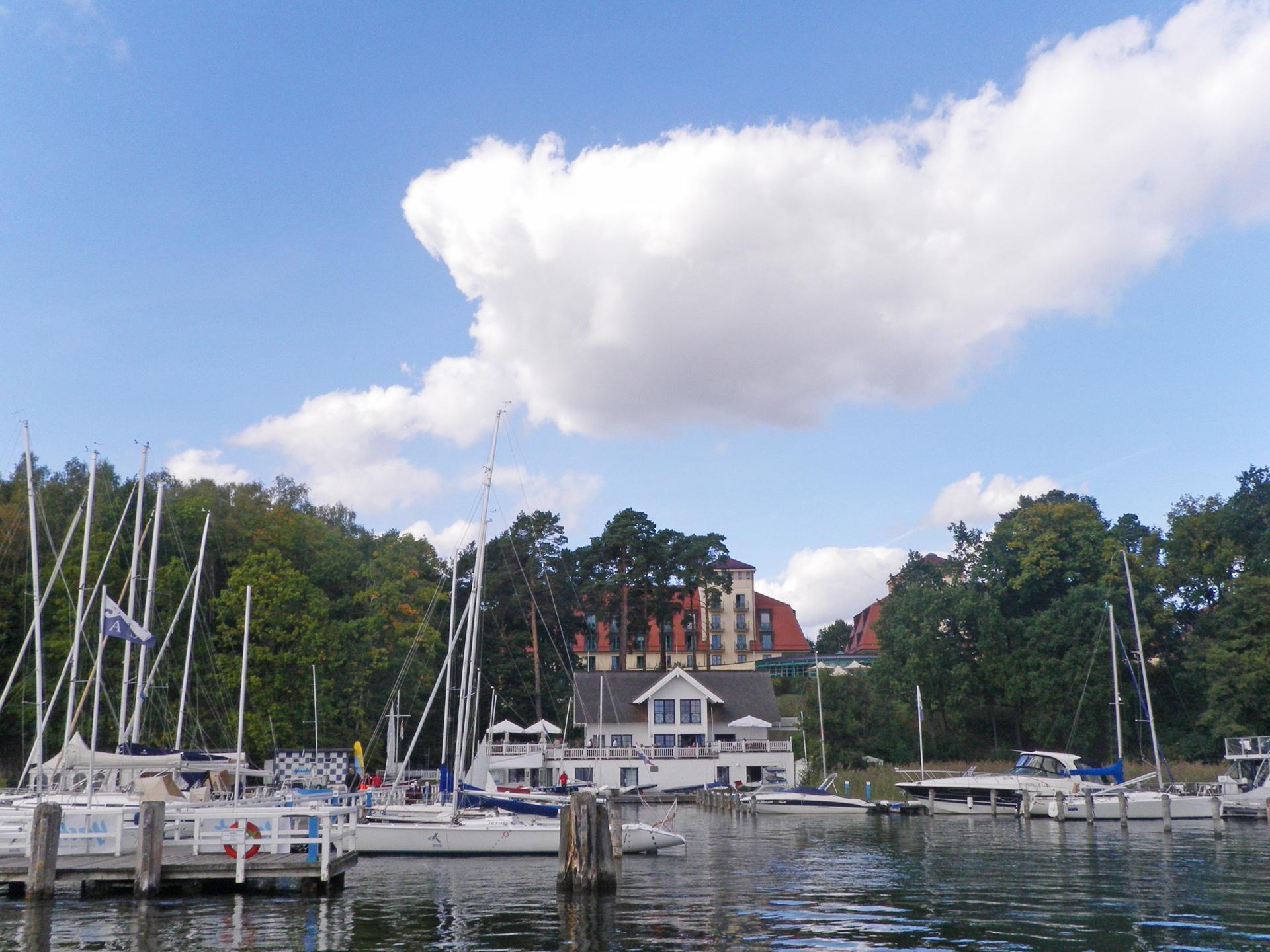 Precise Resort 바트 자로 외부 사진 The marina at the Royal Lymington Yacht Club