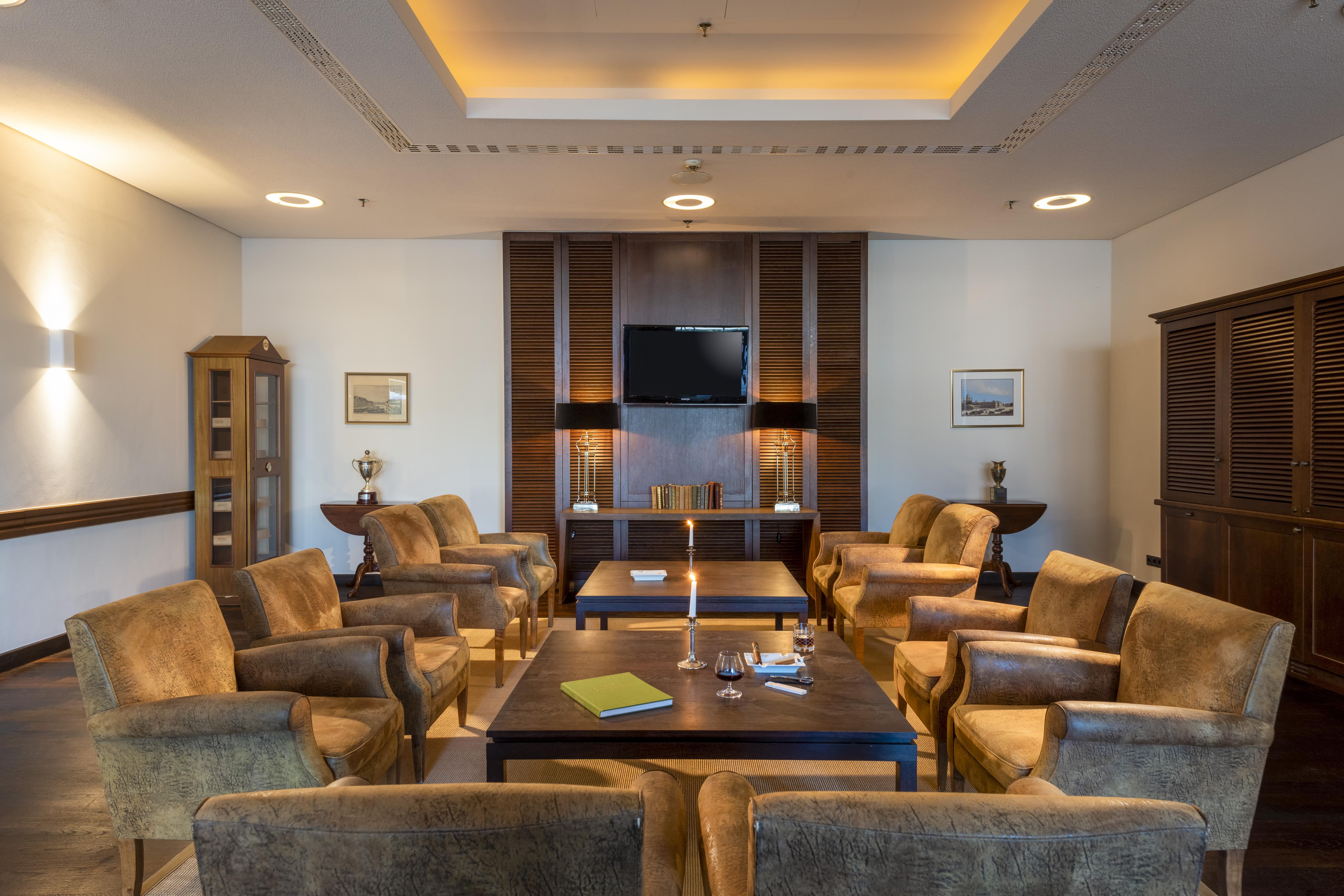 Precise Resort 바트 자로 외부 사진 The lounge at the airport